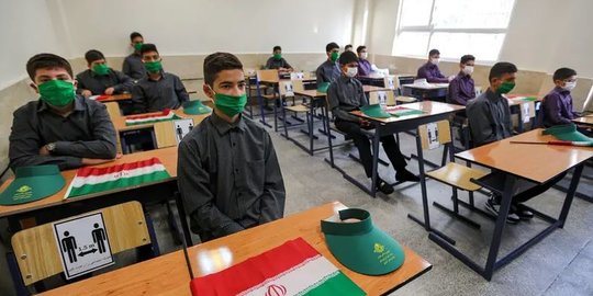 Peran Agama Dalam Mewarnai Kurikulum Di Negara Iran